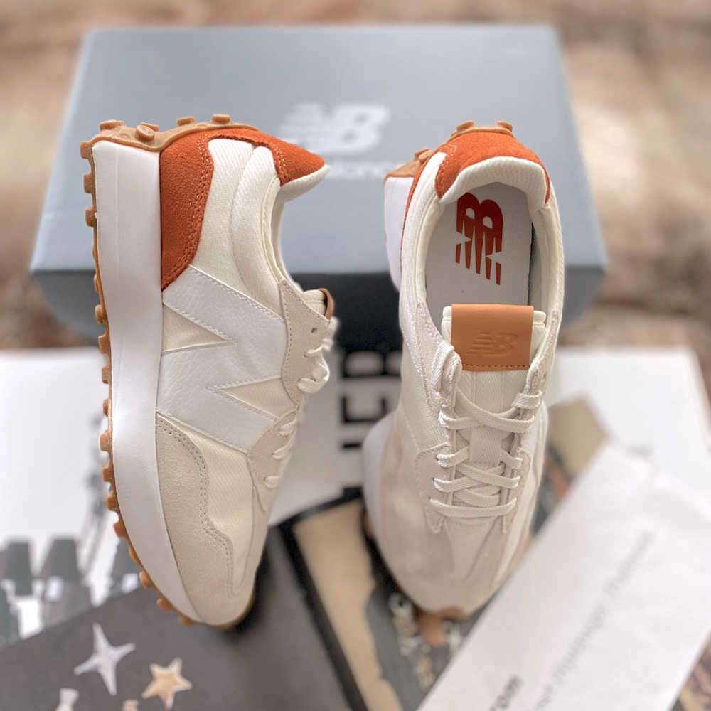 New Balance 327 Sneakers - Picture 7 of 16